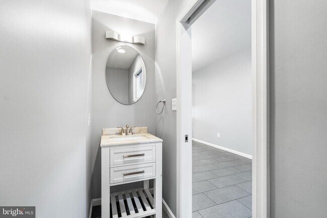 Building Photo - 1330 S Charles St