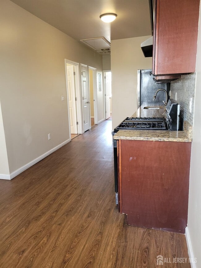Building Photo - 816 Amboy Ave