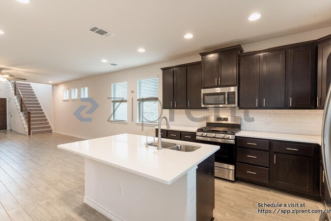 Building Photo - 7603 Elk Grove Path