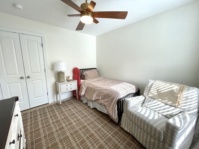 Building Photo - 126 Watchmen Ln