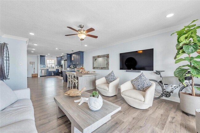 Building Photo - 5172 Coquina Key Dr SE