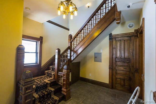 Building Photo - 4305 Trumbull Ave