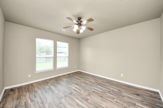 Building Photo - 12902 Meadow Springs Dr