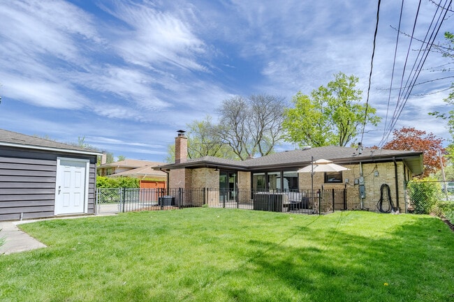 Building Photo - 715 Lamon Ave