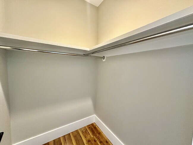 Building Photo - Two Bedroom Condo in the Heart of the Bluffton Promenade!