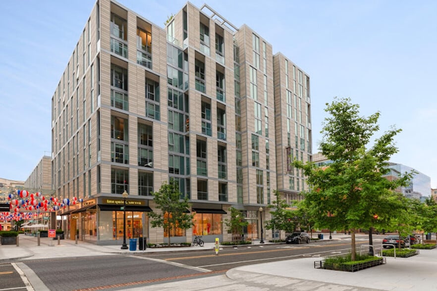 Building Photo - 875 10th St NW