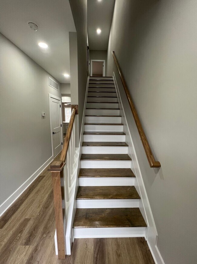Building Photo - 106 Tivoli Path