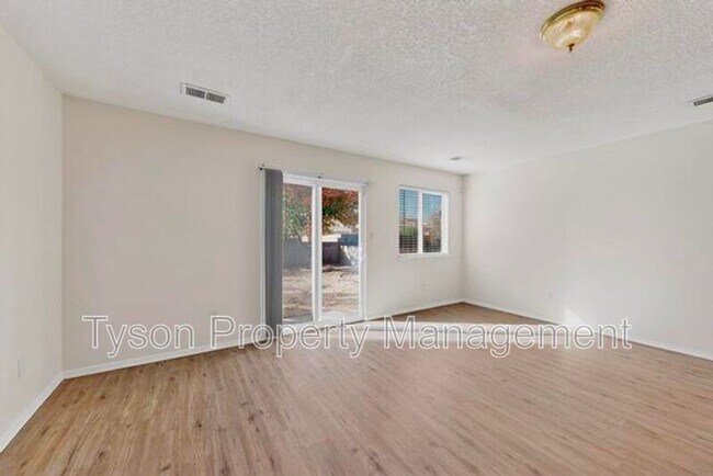 Building Photo - 6605 Ventana Hills Rd NW