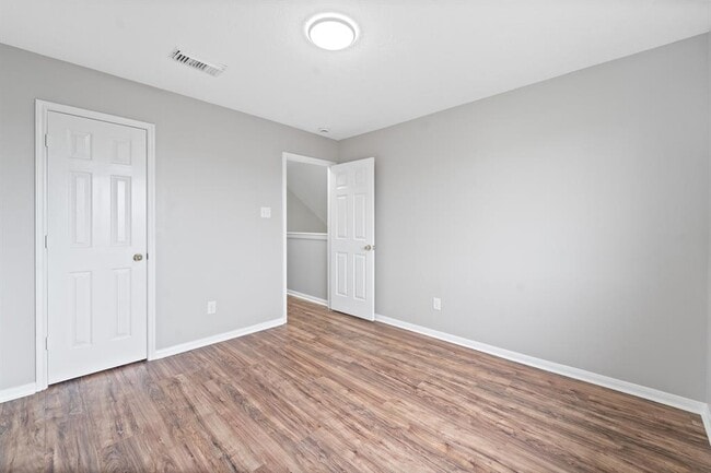 Building Photo - 7103 Biton Dr