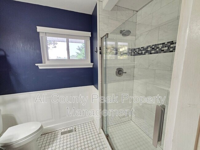 Building Photo - 3934 Kensington Dr