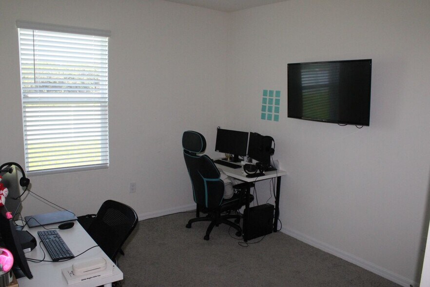 Building Photo - 1385 Daisy Feild Dr