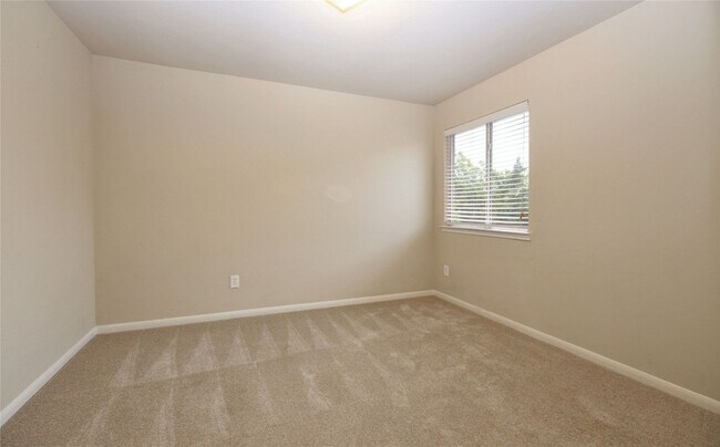 Building Photo - 438 Magnolia Blossom