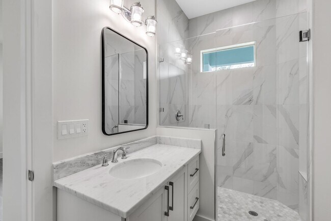 Building Photo - ** SEAHORSE AT CAMBRIA ** 3 BED + DEN - 3....