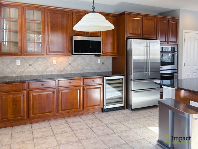 Building Photo - 10862 Glengate Cir