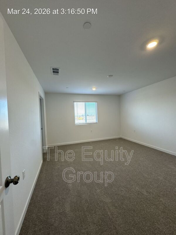 Building Photo - 2440 S Aubree St