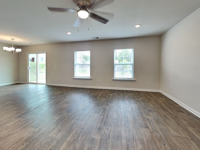 Building Photo - 331 Crooked Pne Ct