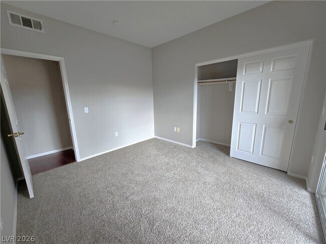 Building Photo - 1050 E Cactus Ave