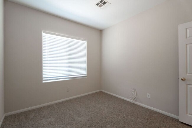 Building Photo - 4433 Weitzman Pl