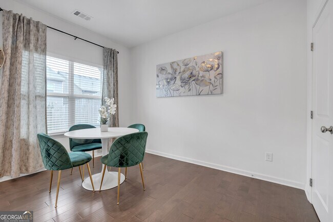 Building Photo - 909 Ambient Way