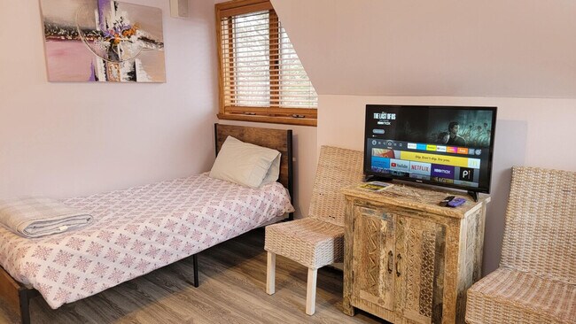 Building Photo - 66 Paquette Dr