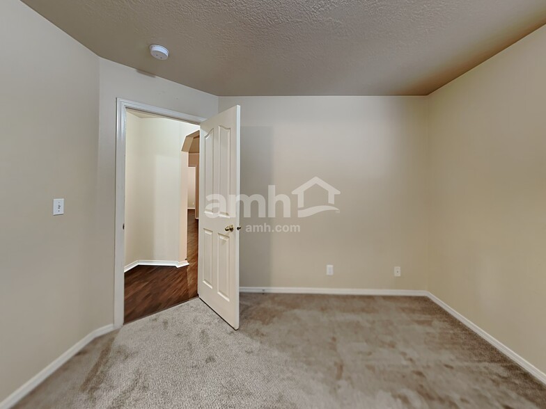 Building Photo - 37 Boardwalk Way