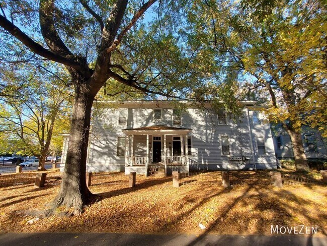 Building Photo - 604 N Blount St