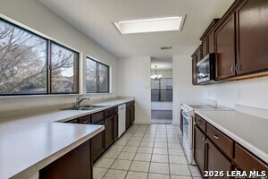 Building Photo - 8026 Manderly Pl