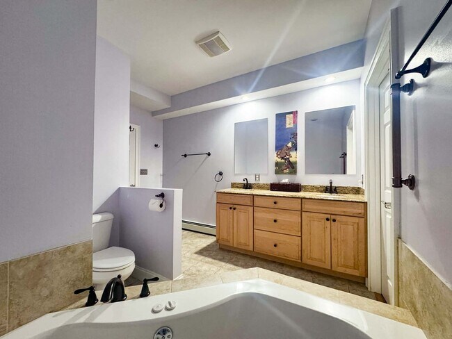 Building Photo - Luxury long term rental in the Heart of Brunswick