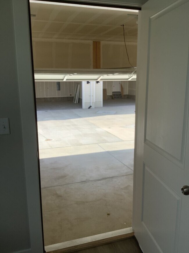 Building Photo - Townhome in Prime Spanish Fork Location