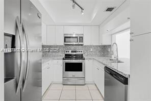 Building Photo - 9285 SW 125th Ave