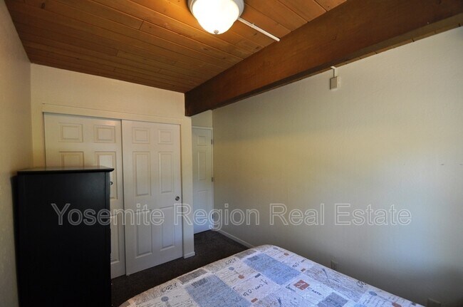 Building Photo - 12691 Junipero Serra Way