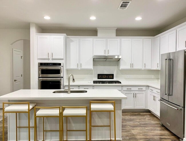 Building Photo - 305 Brighton Cv