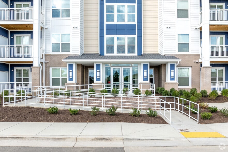 Entrance - The Ironwood at Waldorf Station