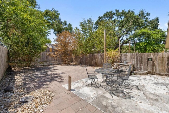 Building Photo - 12416 Deer Falls Dr