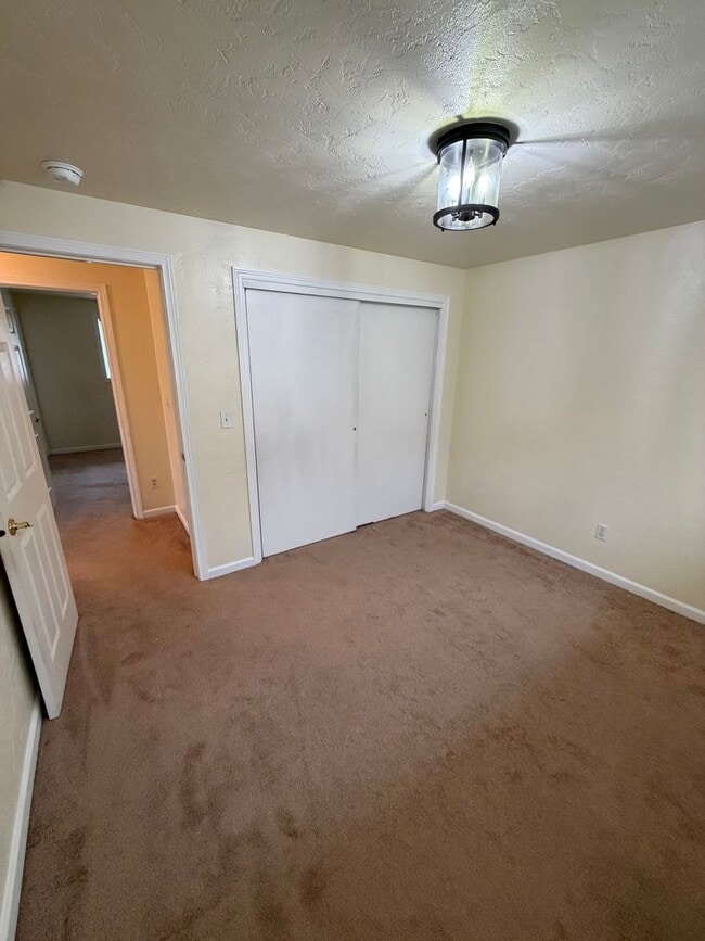 Building Photo - Must See 3 Bedroom with Fenced Yard!