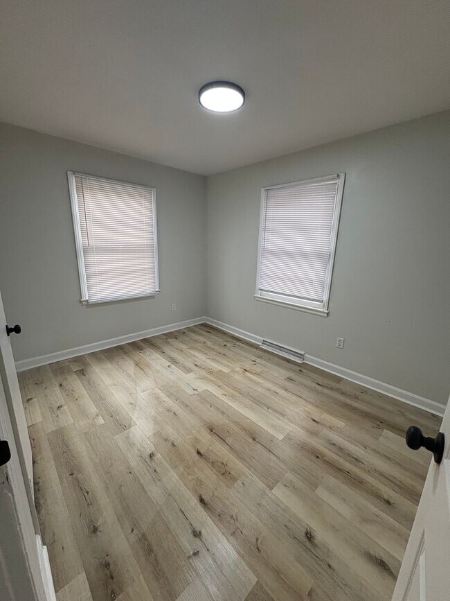 Building Photo - Renovated 3bed/1bath in Greensboro!