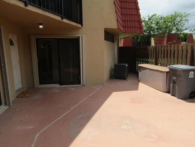 Building Photo - 8345 Trent Ct