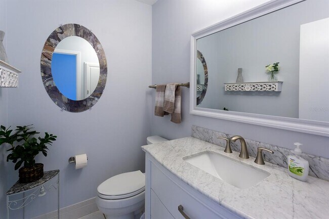 Building Photo - 5630 Golf Pointe Dr