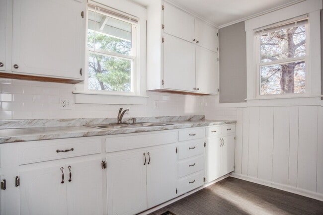 Building Photo - COMING SOON: Charming Bungalow with Spacious Living & with Modern Finishes!