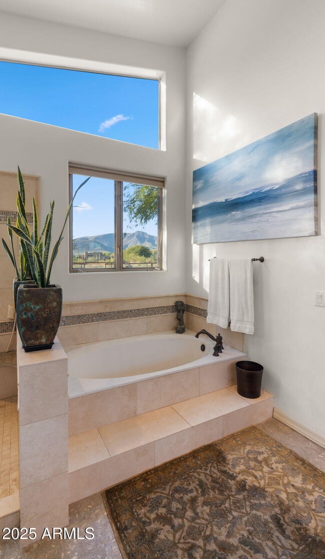 Building Photo - 5910 E Cielo Run S