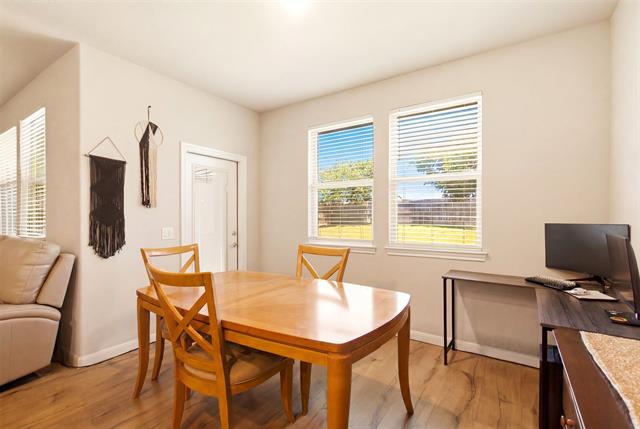 Building Photo - 1136 Country Gln Dr