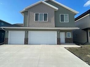 Building Photo - Newly Built in the Wilds neighborhood of W...