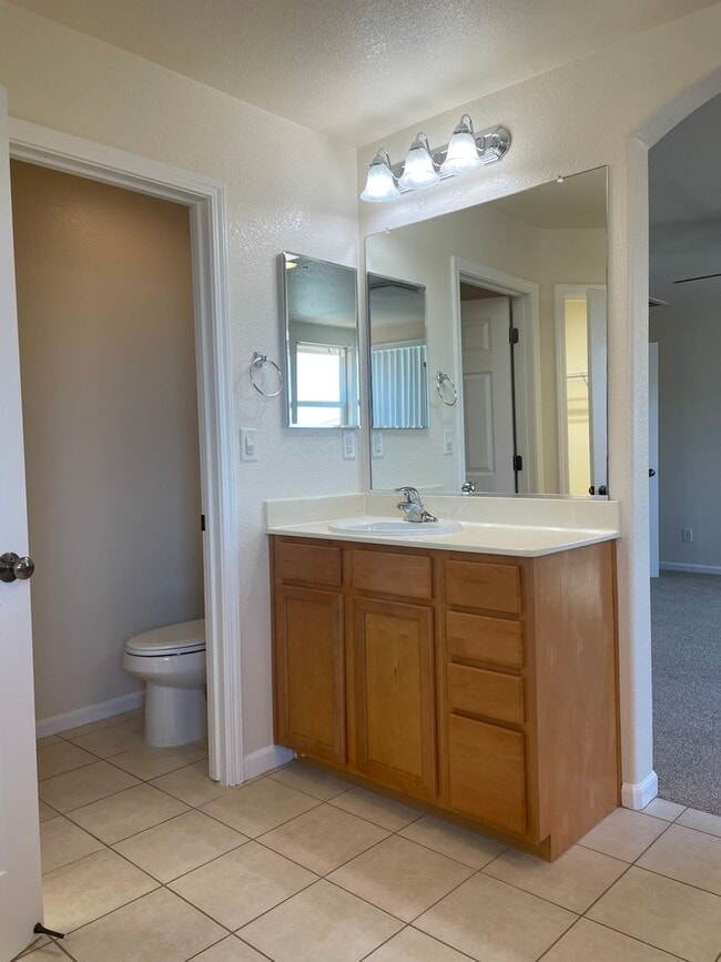 Building Photo - NICE TWO STORY HOME IN WEST ROSEVILLE