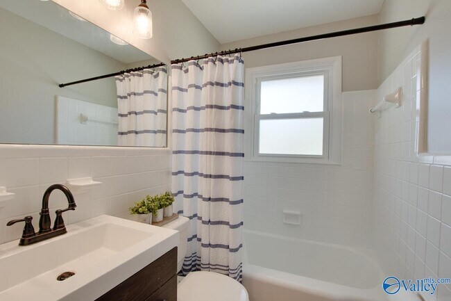 Building Photo - 803 Mead Rd NE