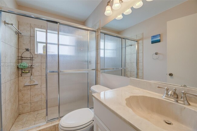 Building Photo - 1248 W Lakes Dr