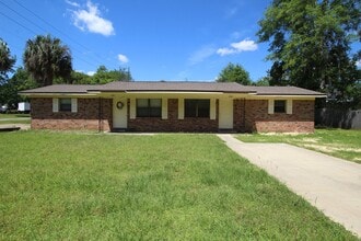 Building Photo - 2BR Duplex Near Blackwater River & Carpenter’s Park with Tile Flooring Throughout
