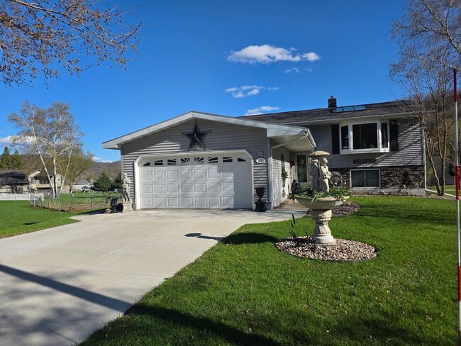 Building Photo - 68 Warren Ct