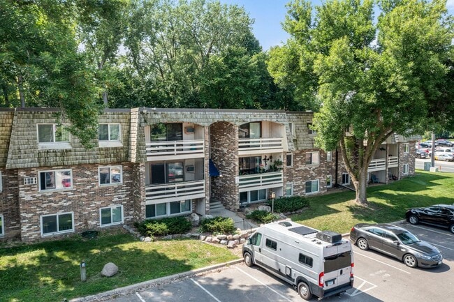 Building Photo - Mound 1 Bed Condo