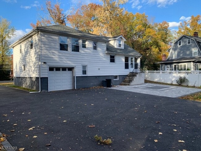 Building Photo - 1072 Springfield Ave