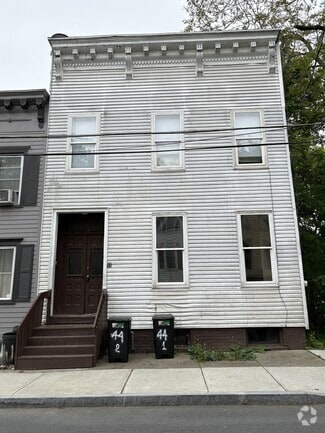 Building Photo - 44 Osborne St